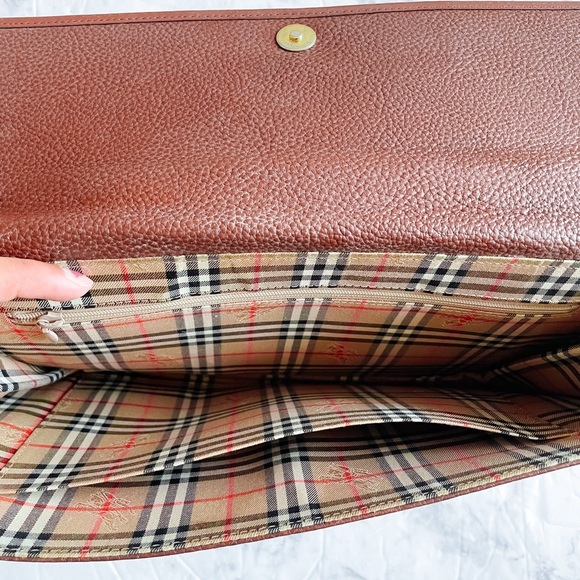 BURBERRY large Leather Clutch Crossbody 🤎 - Picture 8 of 12
